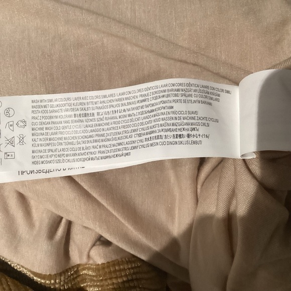 Mink Pink Arianna gold cut velvet one button, two pocket lined, blazer Med NWT - Picture 15 of 16